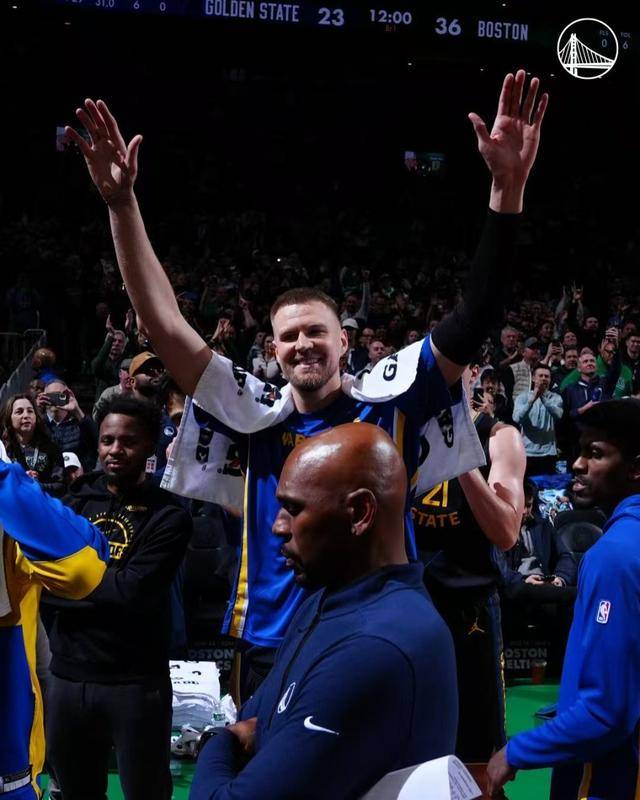 星空包含国际比赛日国际米兰调整名单以备法甲塔图姆在勇士比赛中刷新纪录，连对手都承认：迈阿密热火今晨单刀错失的词条